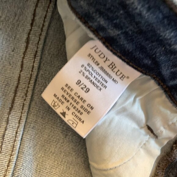 JUDY BLUE WIDE LEG CROP JEANS WITH BRAID DETAIL - SIZE 29 / 9 - Picture 7 of 9